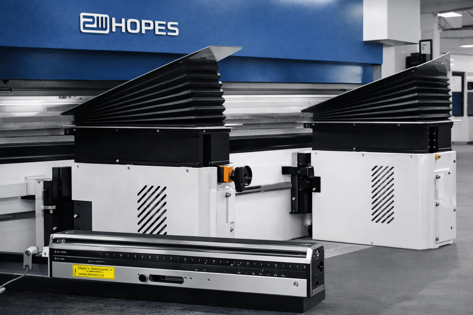 Hỗ trợ theo dõi CNC cho uốn tấm kim loại
